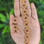Elegant Antique Floral Choker Necklace - Pink