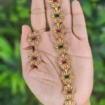 Elegant Antique Floral Choker Necklace - Multi Colour